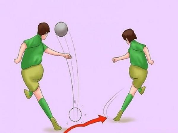 Kỹ thuật đá bóng bằng lòng bàn chân