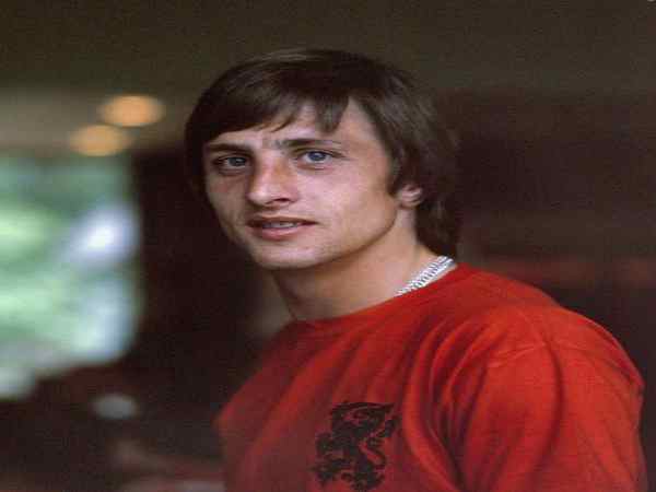 Tiền đạo Johan Cruyff Tiền đạo Johan Cruyff