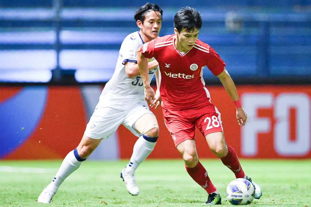 chiều cao cầu thủ hoàng đức