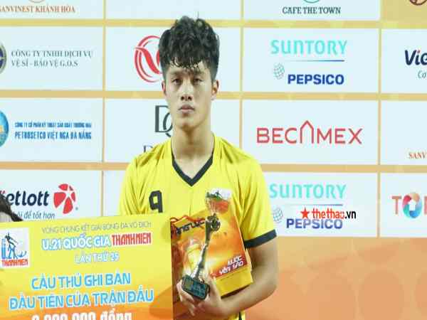 cầu thủ nguyễn quốc việt cao bao nhiêu