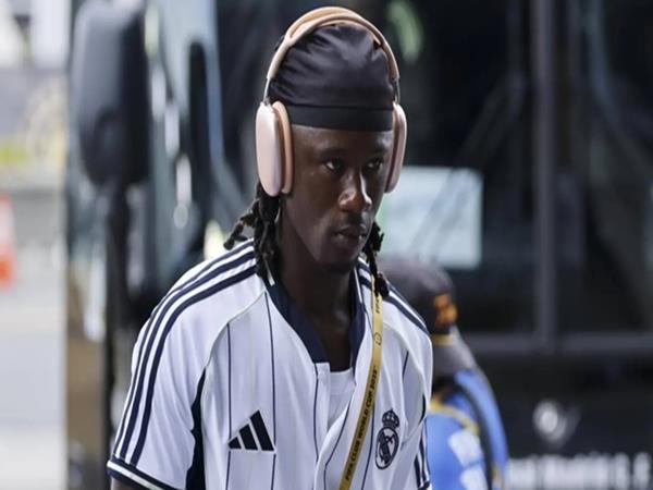 Tin CLB Real Madrid: Loay hoay tìm mãi một vị trí