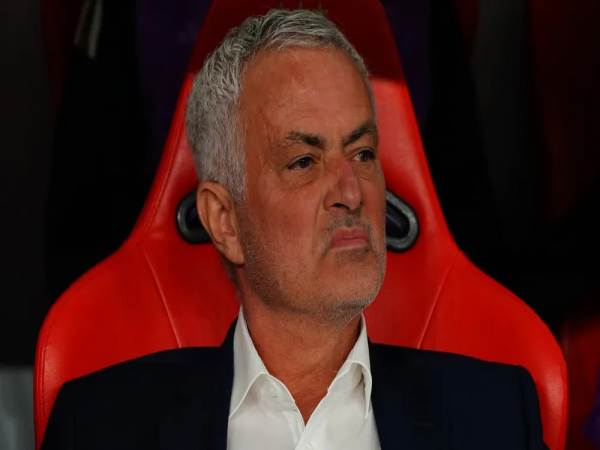 Huấn luyện viên José Mourinho