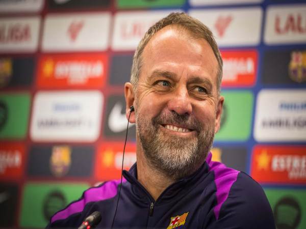 Huấn luyện viên Barca hiện tại là ai? Tiểu sử, sự nghiệp