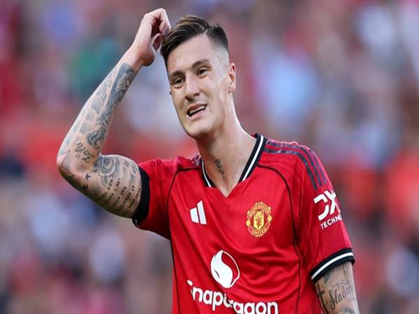 Tin MU: Benjamin Sesko báo tin vui cho NHM Quỷ đỏ