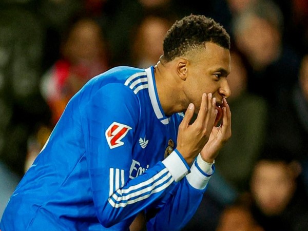 Tin BĐ: Mbappé lên tiếng, Real Madrid vượt ải Mestalla